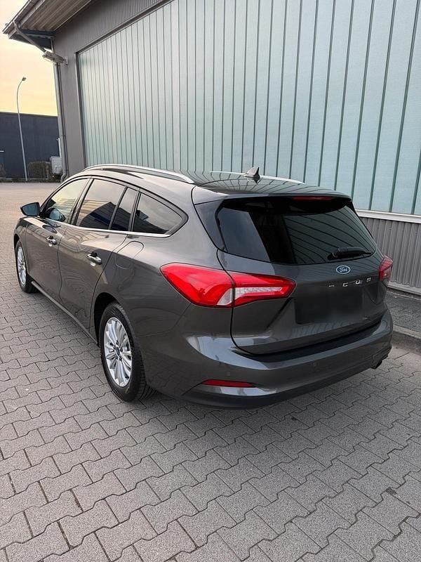 Gebraucht Ford Focus 125 PS (91 kW) 2019 Grau Kombi