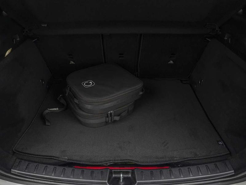 Gebraucht Mercedes GLA250 Progressive 218 PS (160 kW) 2023 Polarweiß SUV