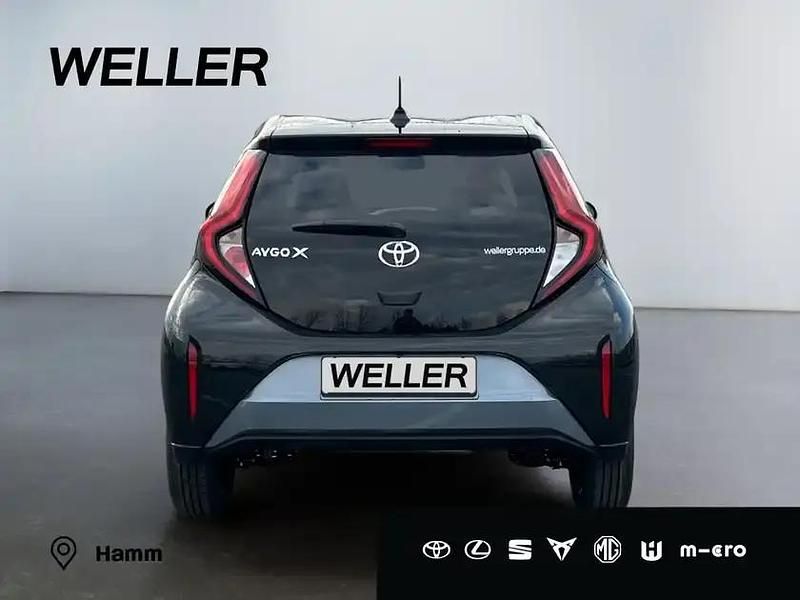 Neu Toyota Aygo 72 PS (52 kW) 2026 Celestite grey metallic/ dach mysticschwarz mica (grau) Kleinwagen