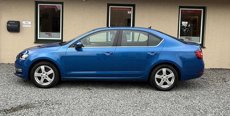 Second-hand Skoda Octavia Style 179 CP (131 kW) 2018 Albastru Berlinǎ