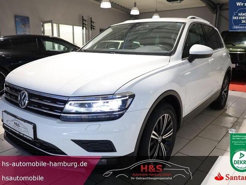 Pure white Gebraucht 2017 VW Tiguan Highline SUV | 20.900 € (Etwas zu teuer) - Bild 1/4