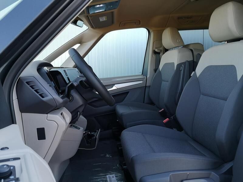 Neu VW T7 Comfortline 245 PS (180 kW) 2025 Grau Van