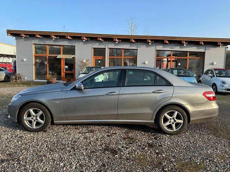 Gebraucht Mercedes E220 170 PS (125 kW) 2008 Silber Limousine