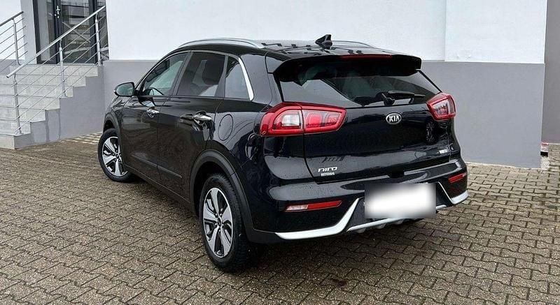 Gebraucht Kia Niro Vision 141 PS (103 kW) 2017 Schwarz SUV
