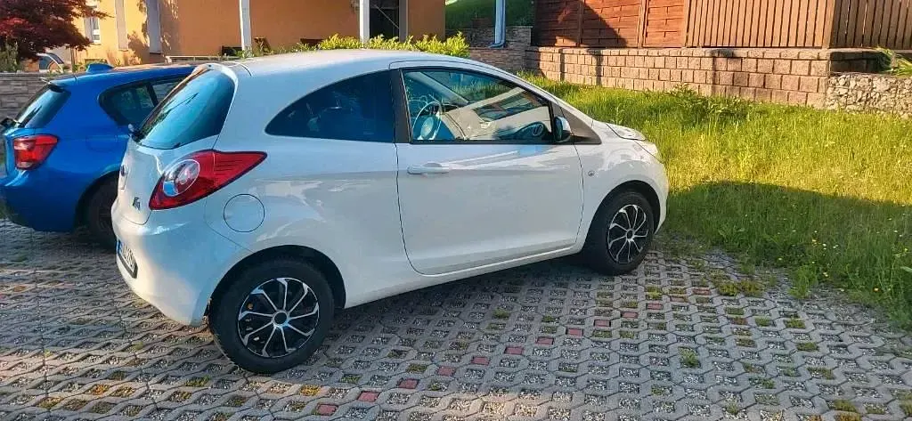 Gebraucht Ford Ka 69 PS (50 kW) 2013 Weiß Kleinwagen