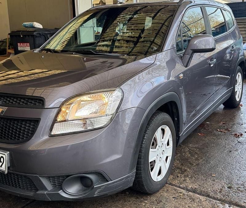 Gebraucht Chevrolet Orlando LS 141 PS (103 kW) 2011 Grau Van / Kleinbus