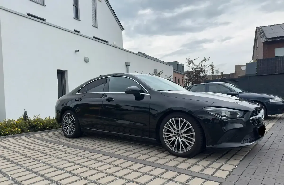 Gebraucht Mercedes CLA220 190 PS (139 kW) 2022 Schwarz Coupé