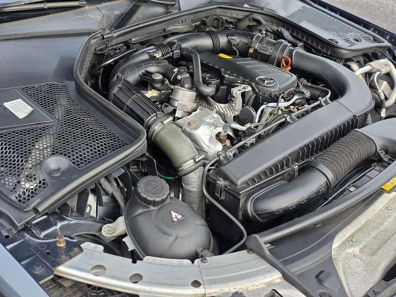 Gebraucht Mercedes C180 Avantgarde 116 PS (85 kW) 2015 Grau Kombi