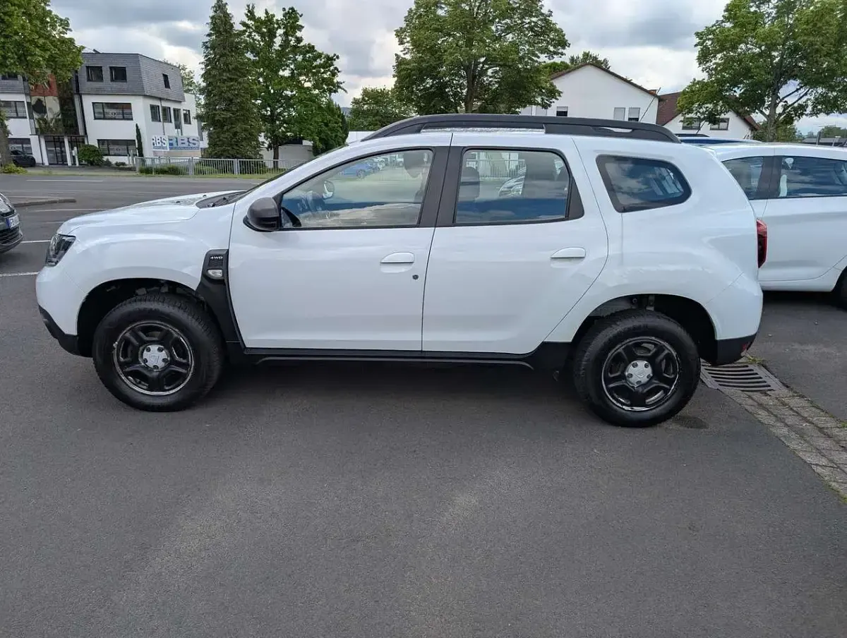 Gebraucht Dacia Duster Comfort 116 PS (85 kW) 2020 Weiß (gletscherweiss) SUV