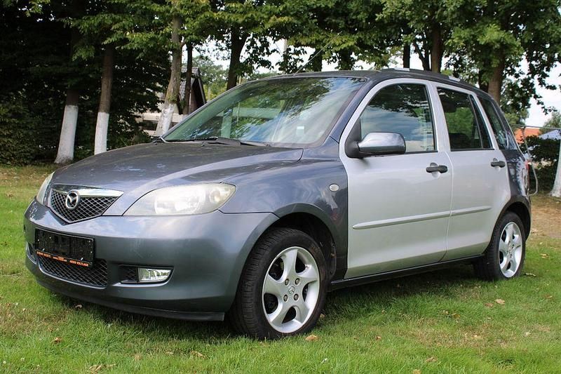 Grau Gebraucht 2003 Mazda 2 Exclusive Kleinwagen | 2.999 € (Fairer Preis) - Bild 1/4