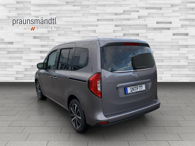 Gebraucht Mercedes T180 Progressive 116 PS (85 kW) 2025 Grau Van / Kleinbus