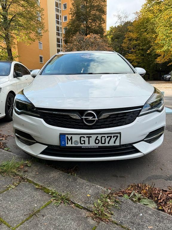 Weiß Gebraucht 2021 Opel Astra Business Edition Kombi | 9.999 € (Guter Preis) - Bild 1/4