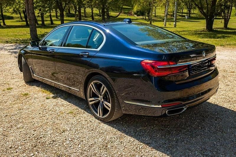 Gebraucht BMW 740 320 PS (235 kW) 2016 Blau Limousine