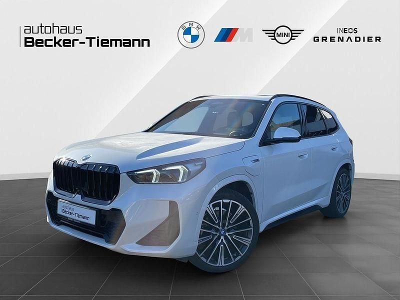 Mineralweiß Gebraucht 2022 BMW X1 M Sport SUV | 43.412 € - Bild 1/4