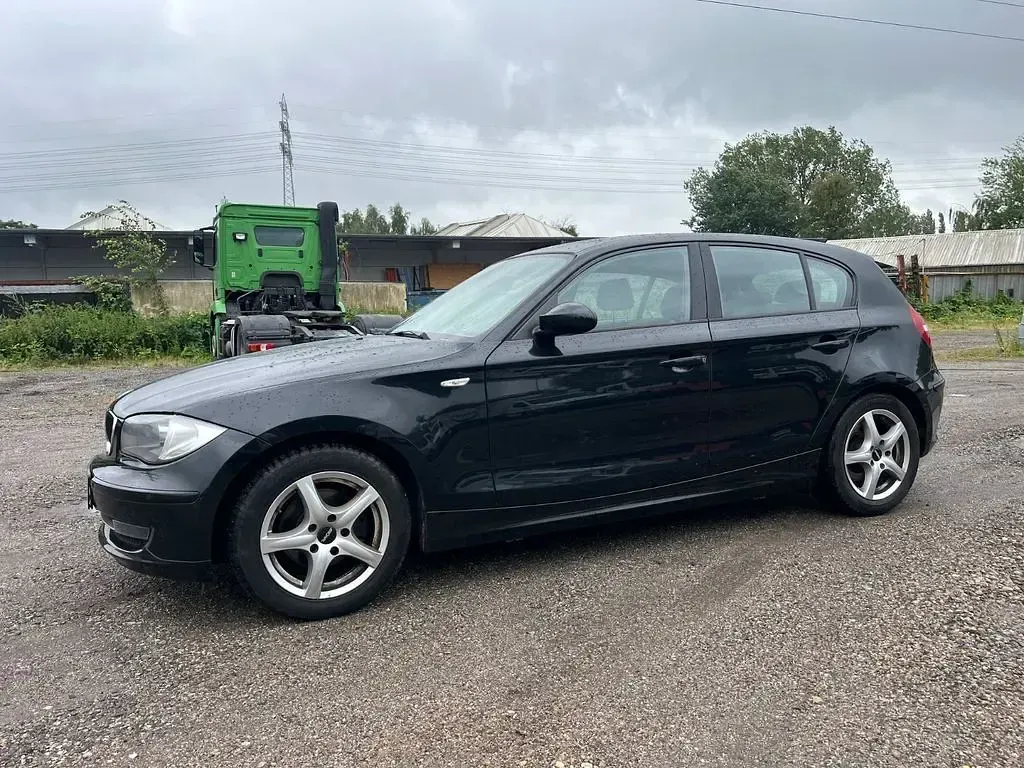 Gebraucht BMW 118 Sport Line 143 PS (105 kW) 2008 Schwarz Kleinwagen