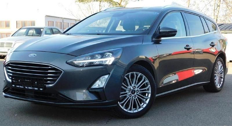 Gebraucht Ford Focus Titanium 125 PS (91 kW) 2020 Grau Limousine