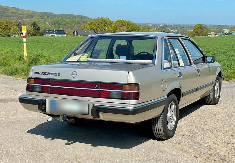 Occasion Opel Senator 140 ch (102 kW) 1986 Doré Berline