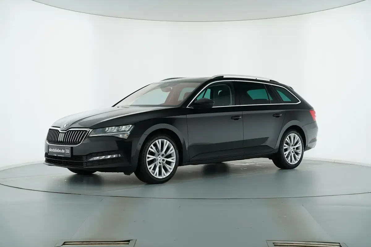Gebraucht Skoda Superb Ambition 200 PS (147 kW) 2022 Schwarzmagic perleffekt Limousine