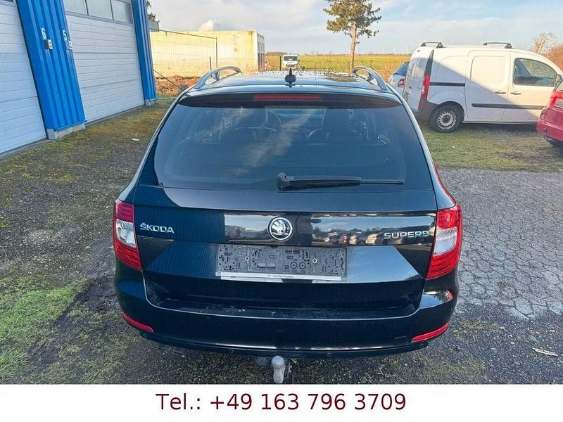 Gebraucht Skoda Superb Exclusive 105 PS (77 kW) 2015 Schwarz Kombi