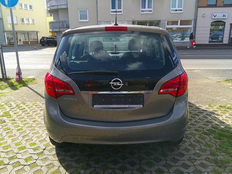 Gebraucht Opel Meriva Selection 101 PS (74 kW) 2010 Braun Van / Kleinbus