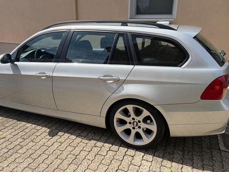 Second-hand BMW 325 Performance 218 CP (160 kW) 2006 Argintiu Break