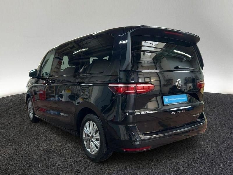 Gebraucht VW Multivan Life 177 PS (130 kW) 2025 2t deep black perleffekt Van
