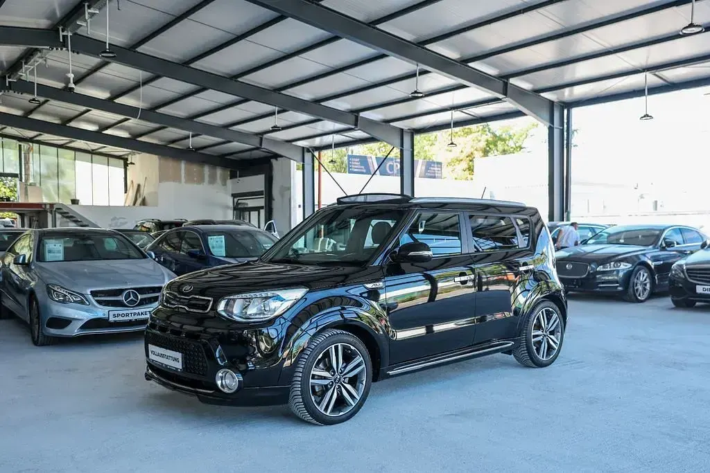 Gebraucht Kia Soul Spirit 128 PS (94 kW) 2015 Schwarz SUV