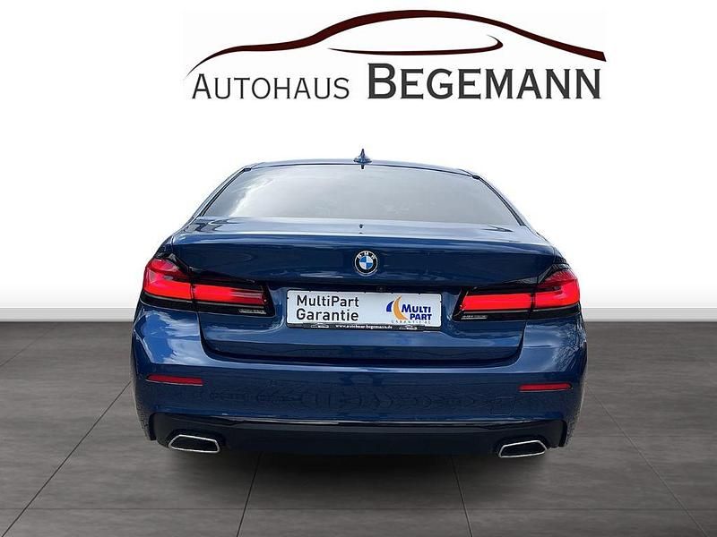 Gebraucht BMW 520 Performance 190 PS (139 kW) 2022 Blau Limousine
