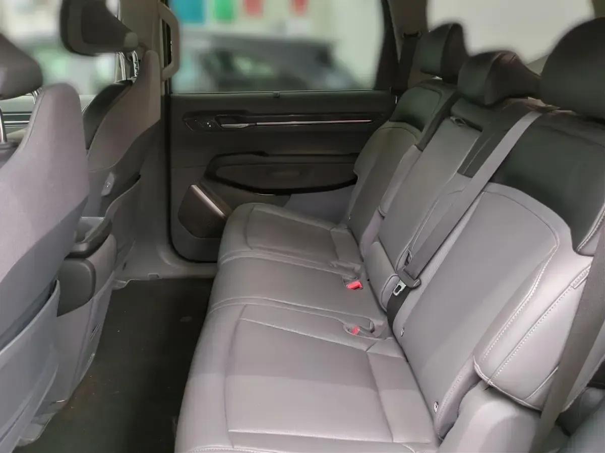 Gebraucht Kia EV9 Comfort 283 kW (385 PS) 2025 Ivory silver met. SUV