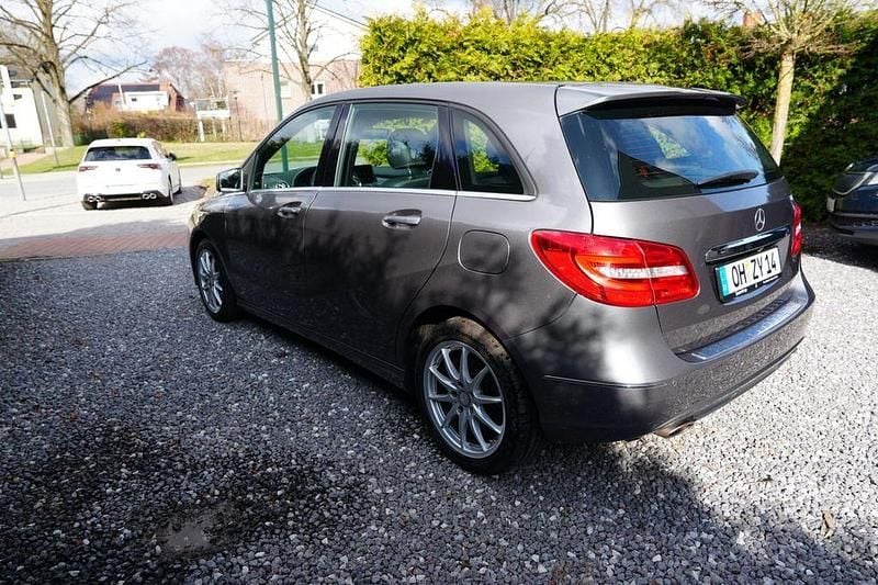 Gebraucht Mercedes B220 184 PS (135 kW) 2014 Grau Van / Kleinbus