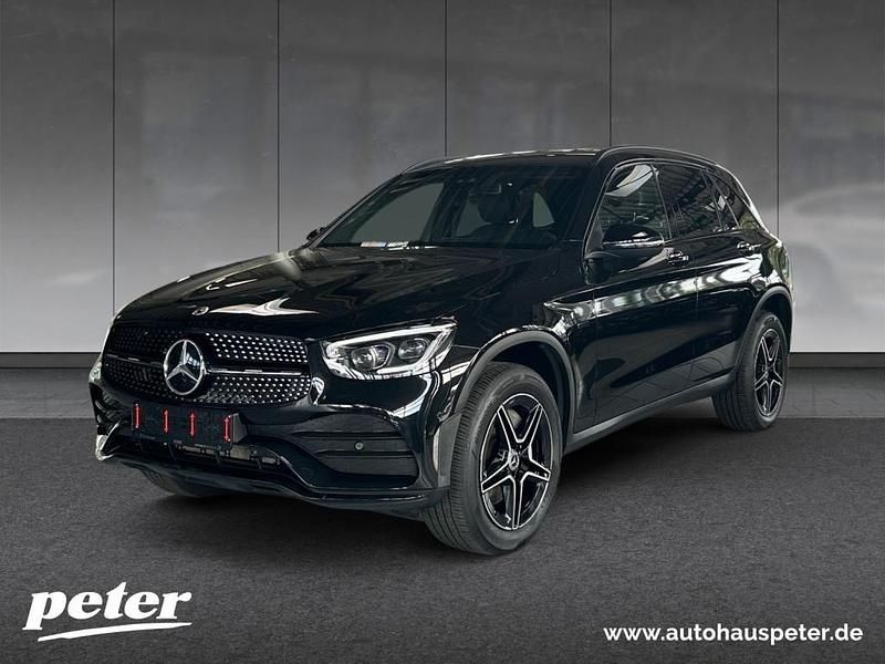 Metalliclack obsidianschwarz Gebraucht 2021 Mercedes GLC300e AMG SUV | 36.810 € (Guter Preis) - Bild 1/4