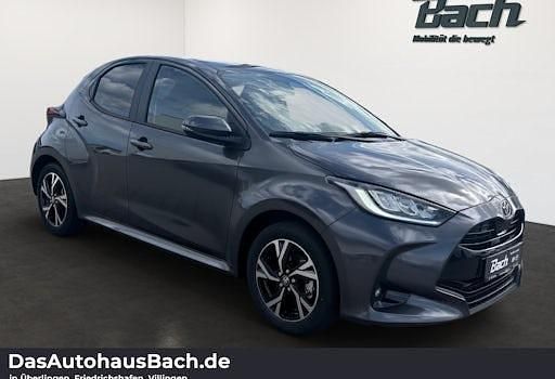 Neu Toyota Yaris Hybrid 116 PS (85 kW) 2025 Grau Limousine
