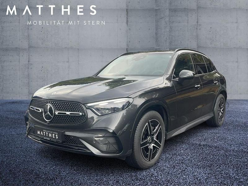Grau Gebraucht 2025 Mercedes GLC220 AMG SUV | 62.690 € (Guter Preis) - Bild 1/4