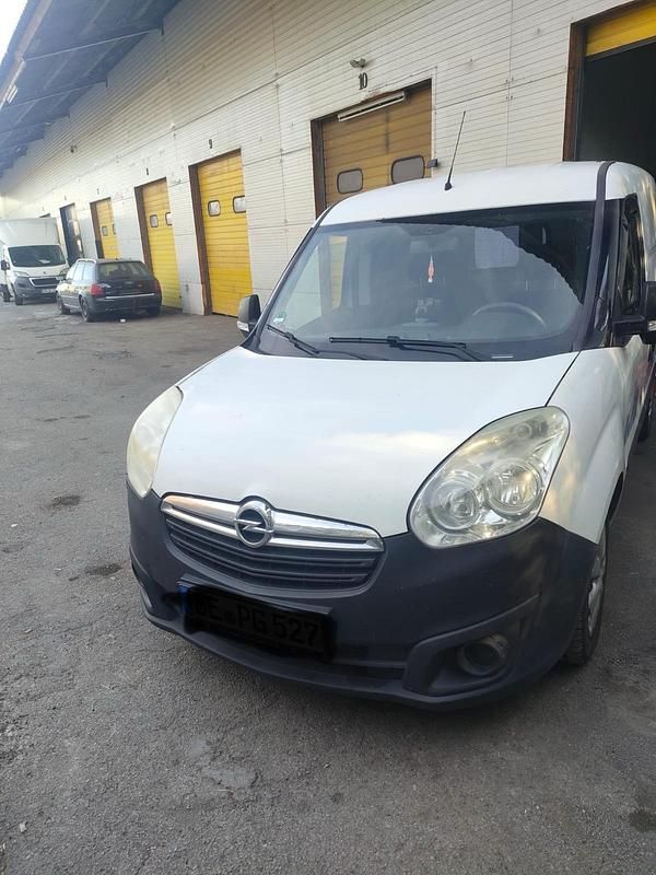 Weiß Gebraucht 2014 Opel Combo Van / Kleinbus | 2.850 € (Superpreis) - Bild 1/4