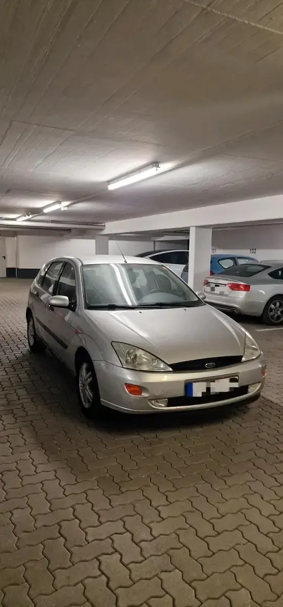 Gebraucht Ford Focus 90 PS (66 kW) 2001 Silber Limousine
