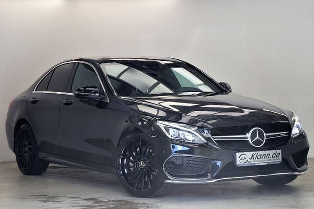 Obsidianschwarz – metalliclack Gebraucht 2014 Mercedes C200 AMG Limousine | 27.999 € - Bild 1/4