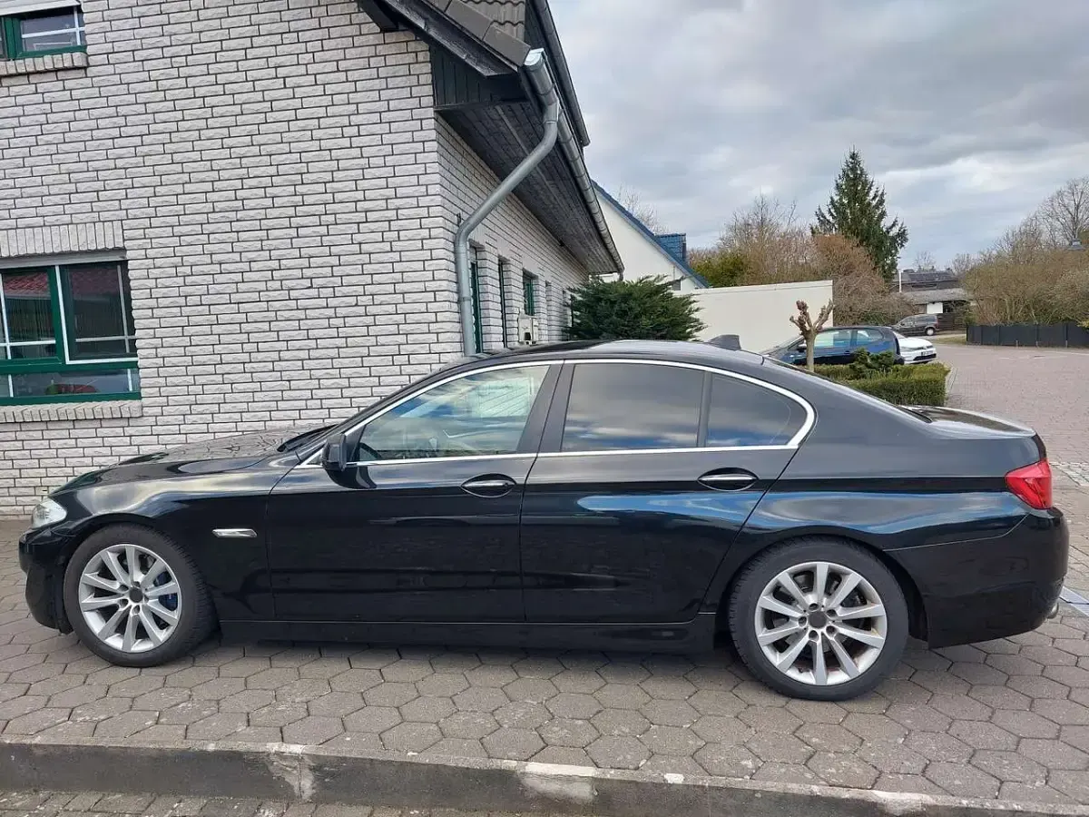 Gebraucht BMW 528 258 PS (189 kW) 2010 Schwarz Limousine