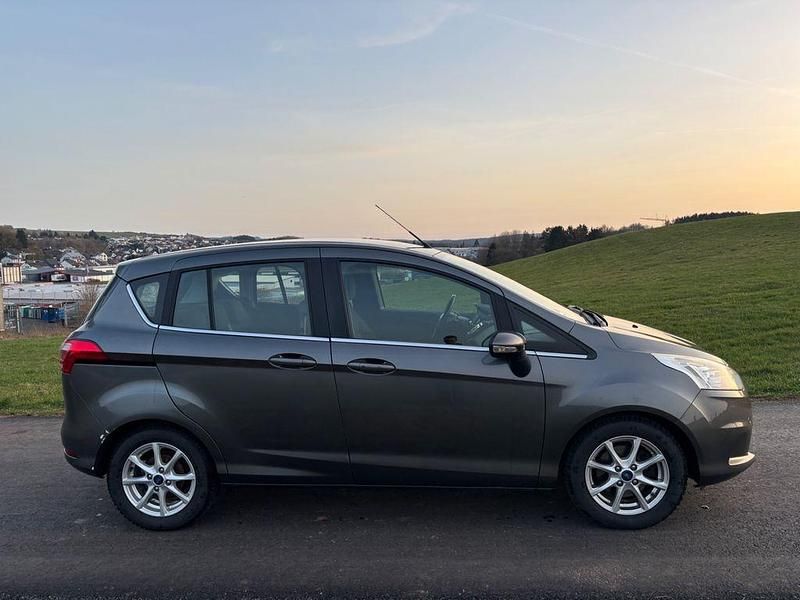 Gebraucht Ford B-MAX Titanium 101 PS (74 kW) 2016 Grau Van / Kleinbus