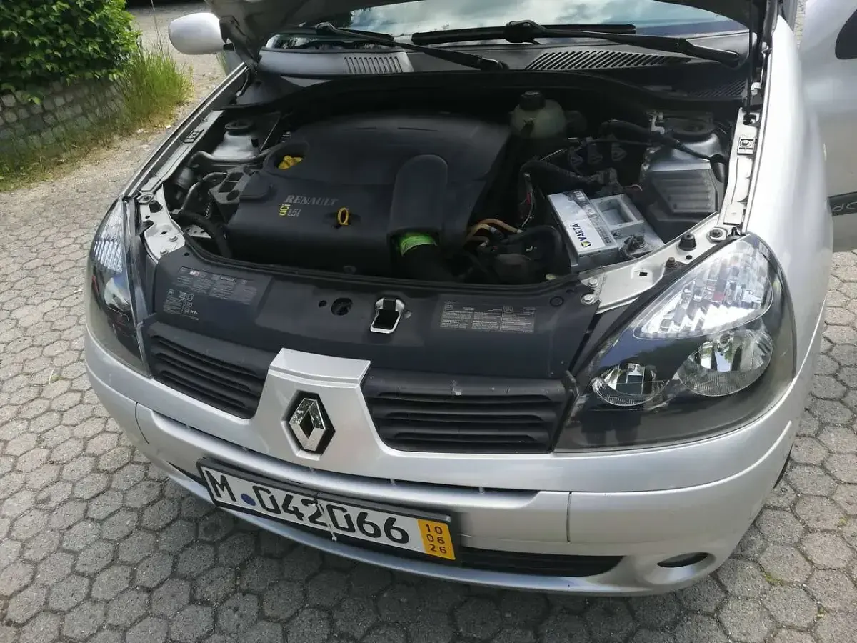 Gebraucht Renault Clio II Privilege 82 PS (60 kW) 2005 Limousine