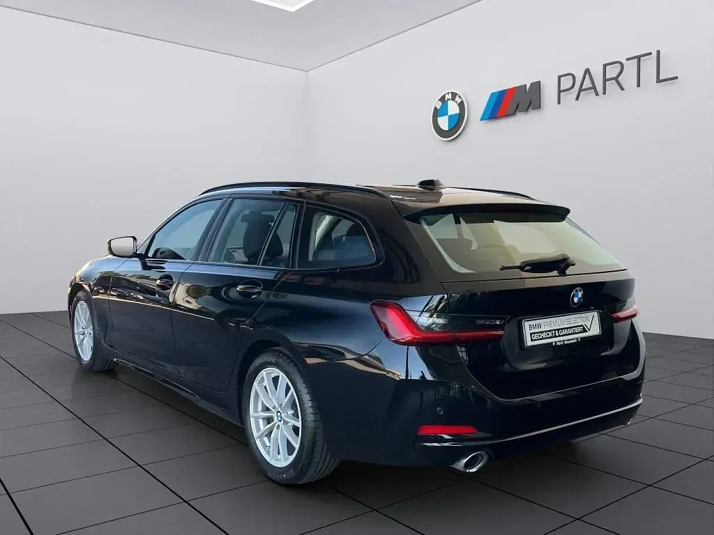 Gebraucht BMW 320 Sport Line 190 PS (139 kW) 2024 Schwarz Kombi