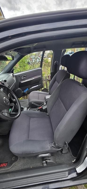 Gebraucht Isuzu D-Max 136 PS (100 kW) 2010 Schwarz Pickup