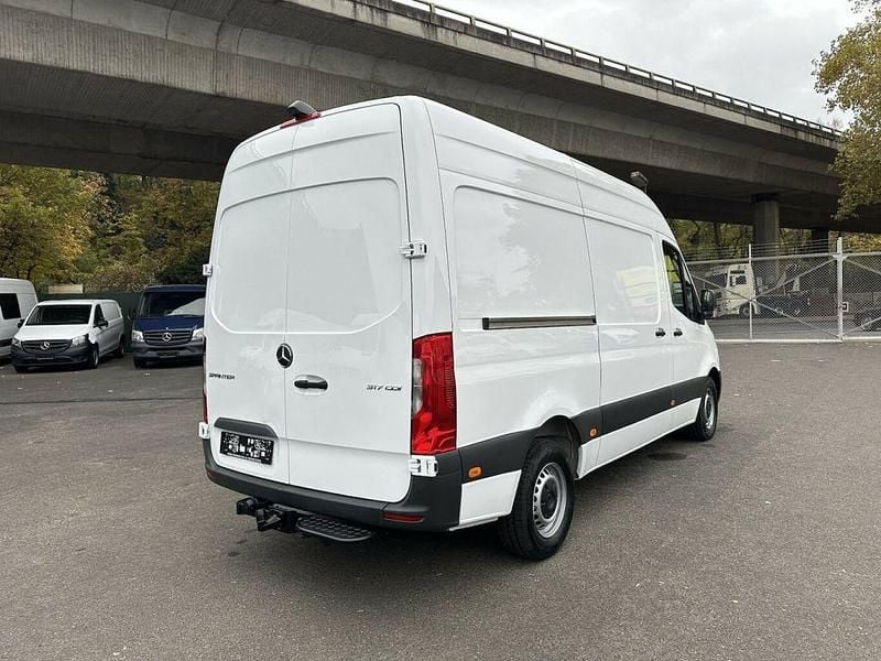 Używany Mercedes Sprinter 170 KM (125 kW) 2020 Biały Van