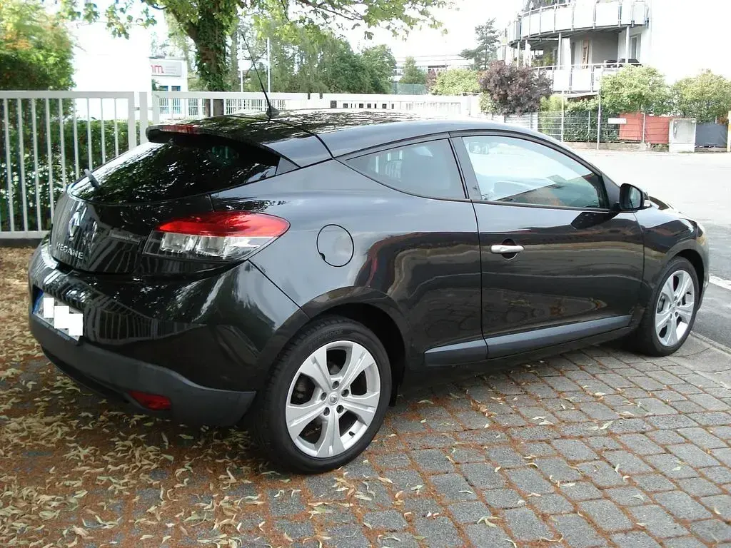 Gebraucht Renault Mégane Coupé Dynamique 110 PS (80 kW) 2009 Schwarz Coupé