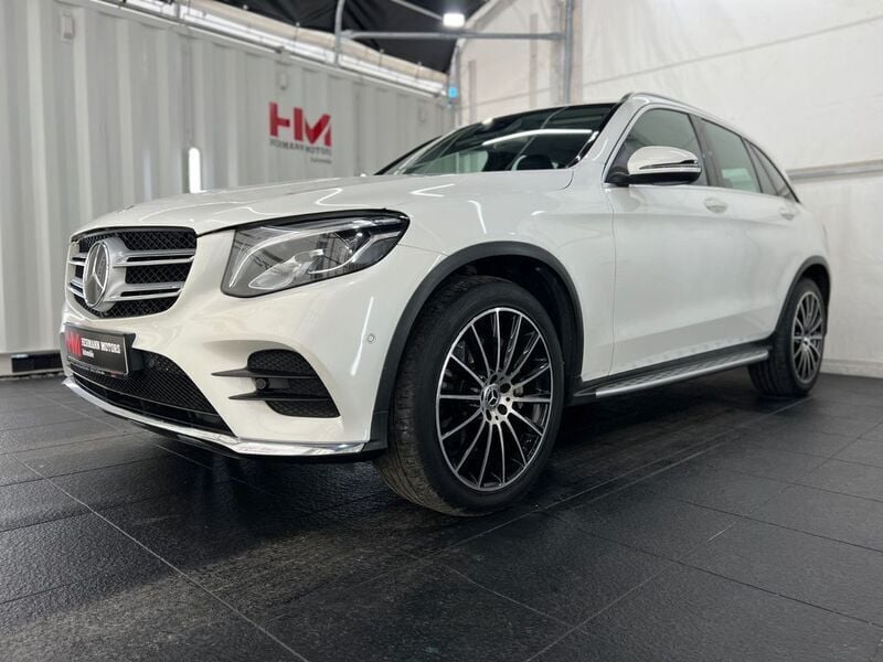 Weiß Gebraucht 2018 Mercedes GLC250 AMG line SUV | 28.855 € (Fairer Preis) - Bild 1/4