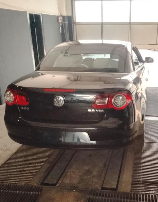 Second-hand VW Eos 140 CP (102 kW) 2007 Negru Cabrio