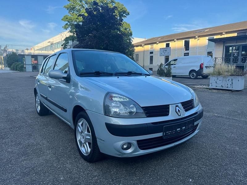 Grau Gebraucht 2004 Renault Clio II Kleinwagen | 2.290 € (Fairer Preis) - Bild 1/4