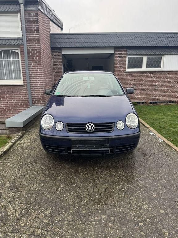 Blau Gebraucht 2003 VW Polo Basis Limousine | 1.600 € (Fairer Preis) - Bild 1/4