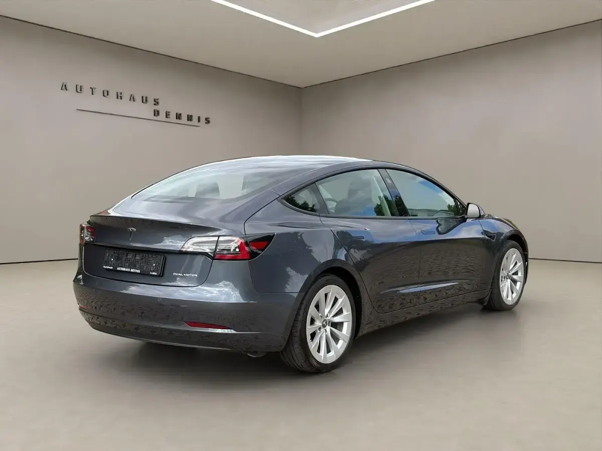 Käytetty Tesla Model 3 350 kW (476 HP) 2020 Harmaa Sedan