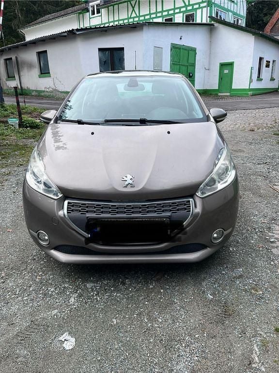 Beige Gebraucht 2012 Peugeot 208 Allure Kleinwagen | 3.450 € (Superpreis) - Bild 1/4