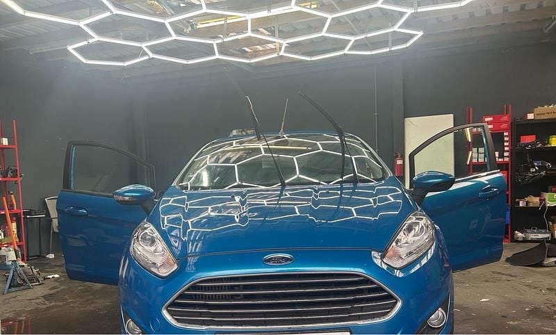 Gebraucht Ford Fiesta 125 PS (91 kW) 2017 Blau Coupé